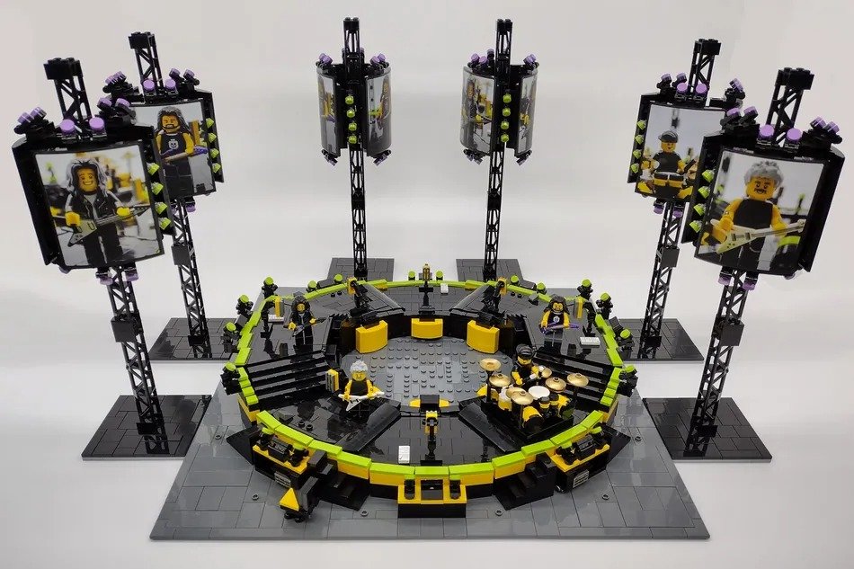 Lego Metallica M72 World Tour - Image 4
